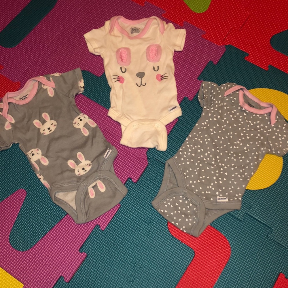 3 Newborn onesies
